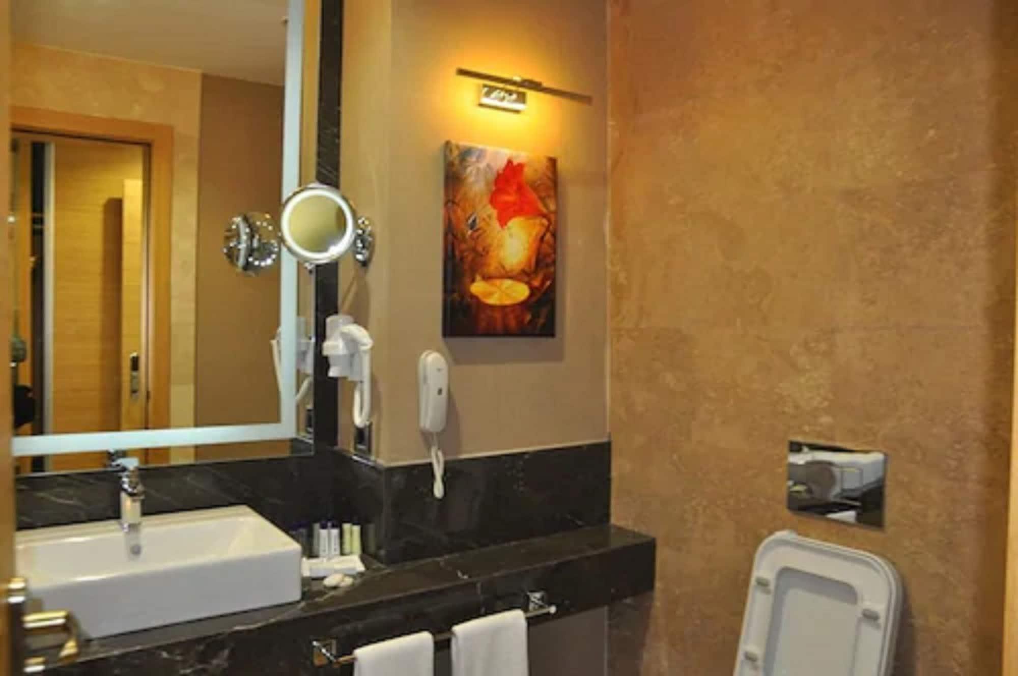 Margi Hotel Edirne Exteriér fotografie Bathroom
